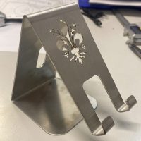 METALG_ Porta cellulare_porta tablet_in metallo_taglio laser_logo personalizzato